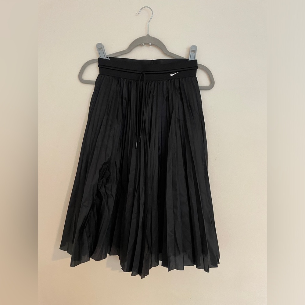 Nike pleated skirt with elastic waist size S